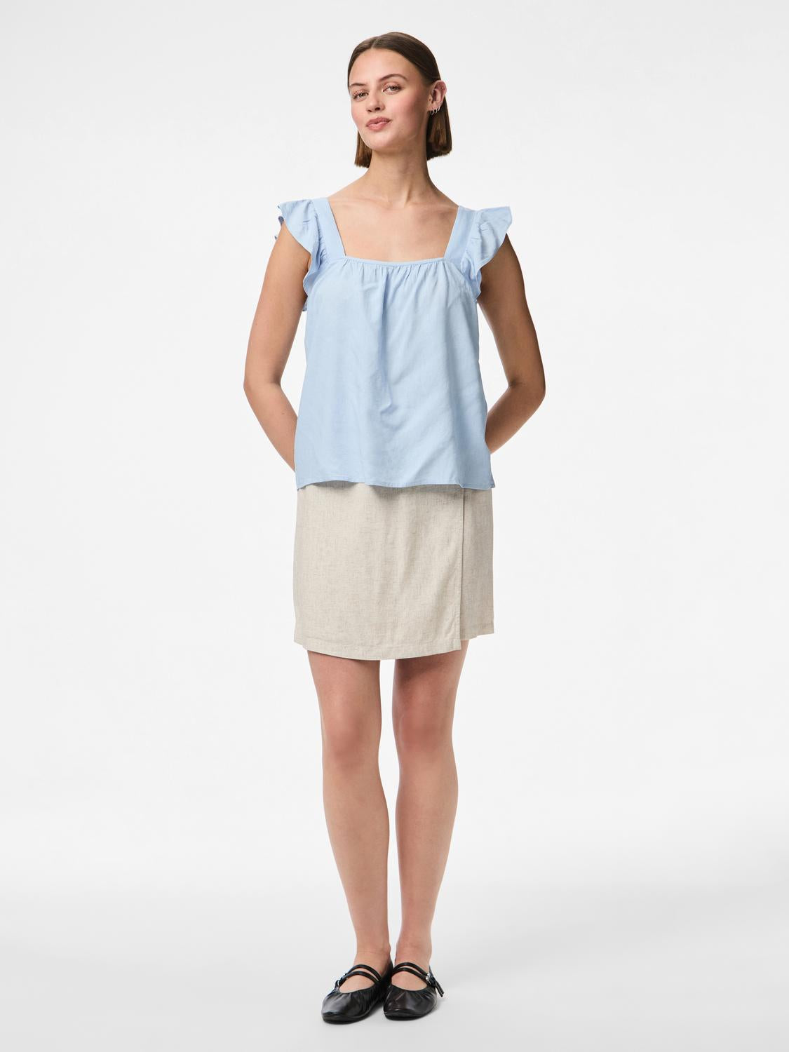 model_shot-front_full